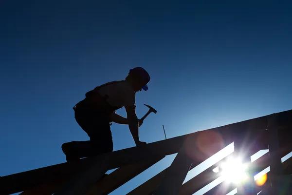 Roof Repair Contractors with Fast Turnaround Times