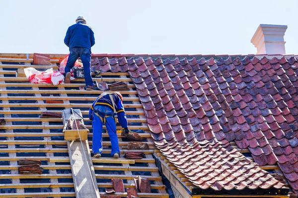 How Roof Replacement in Clarksville Can Boost Energy Efficiency